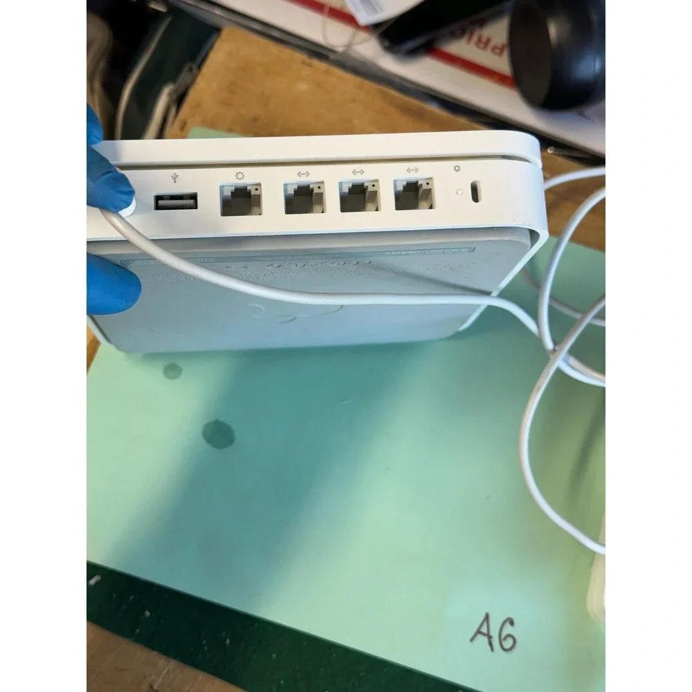 Apple AirPort Extreme‎ Base Station A1354 Dual-Band Wi-Fi Router White 4th Gen